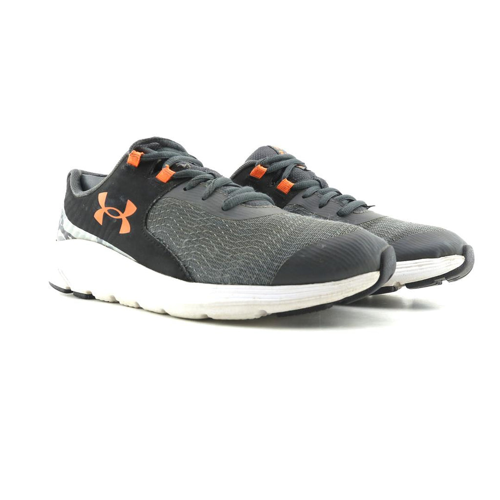 UNDER ARMOUR OUT HUSTLE