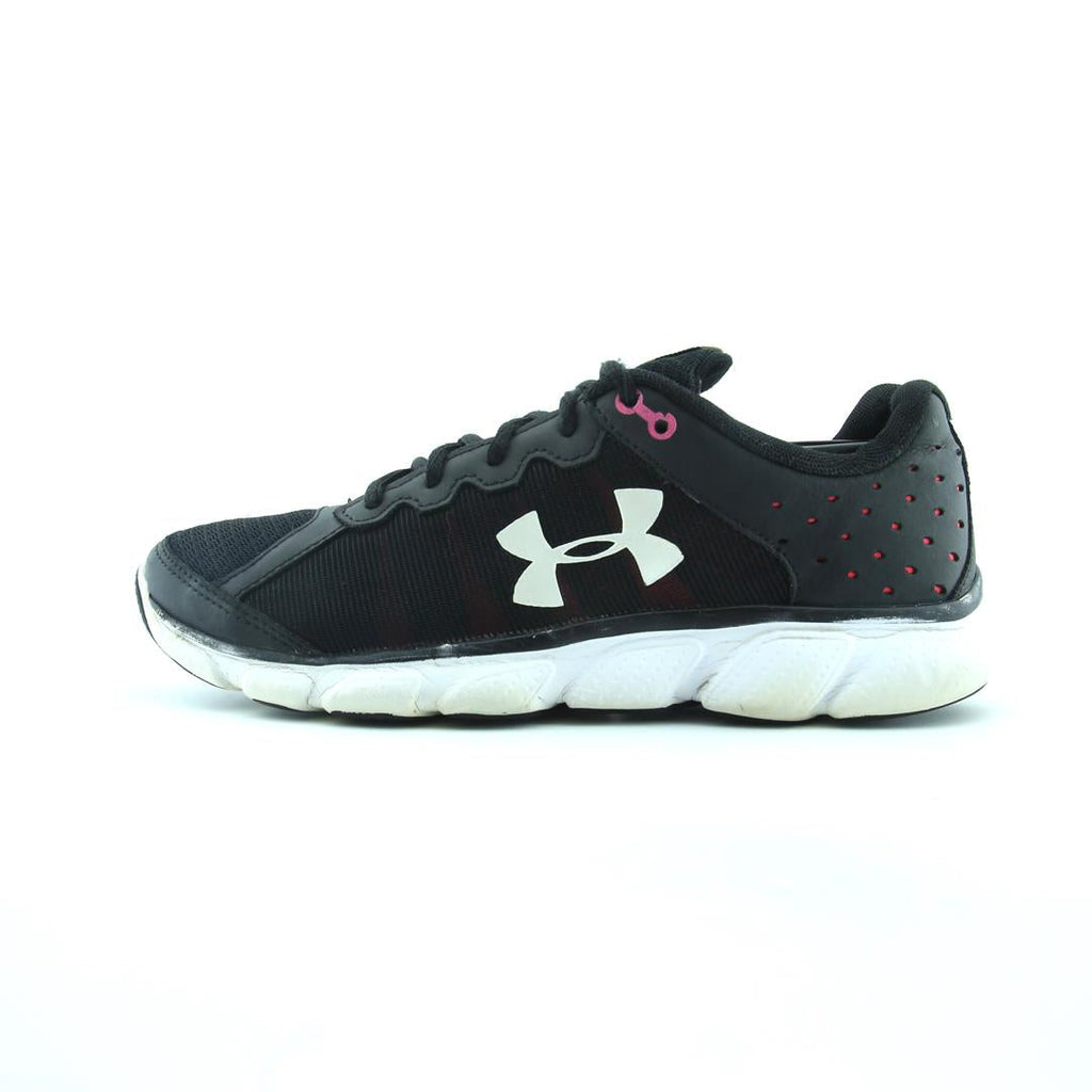 UNDER ARMOUR ASSERT 9