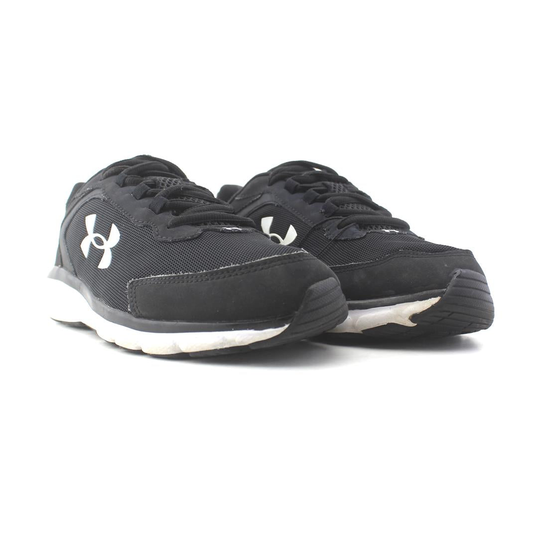 UNDER ARMOUR ASSERT 9