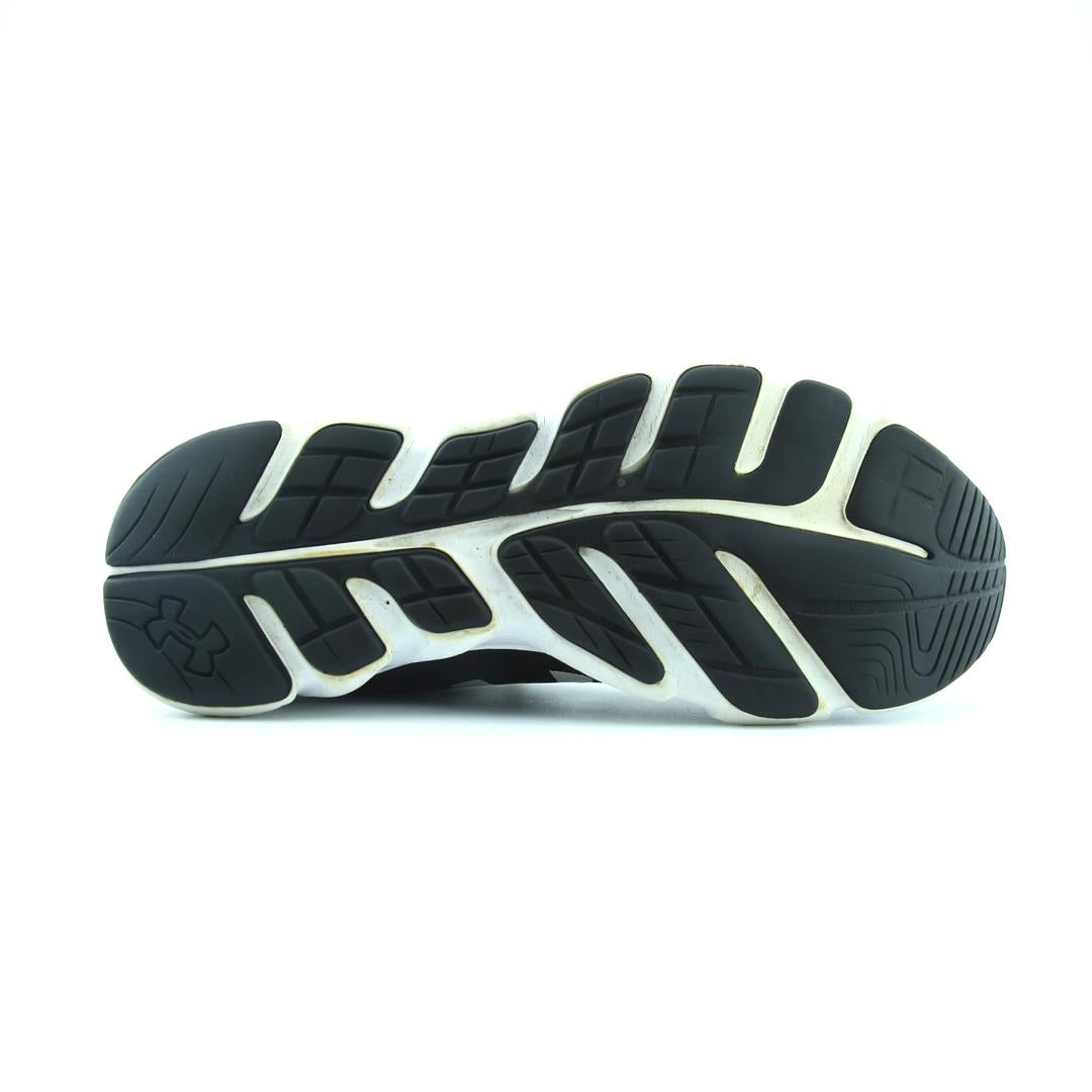 UNDER ARMOUR ASSERT 9