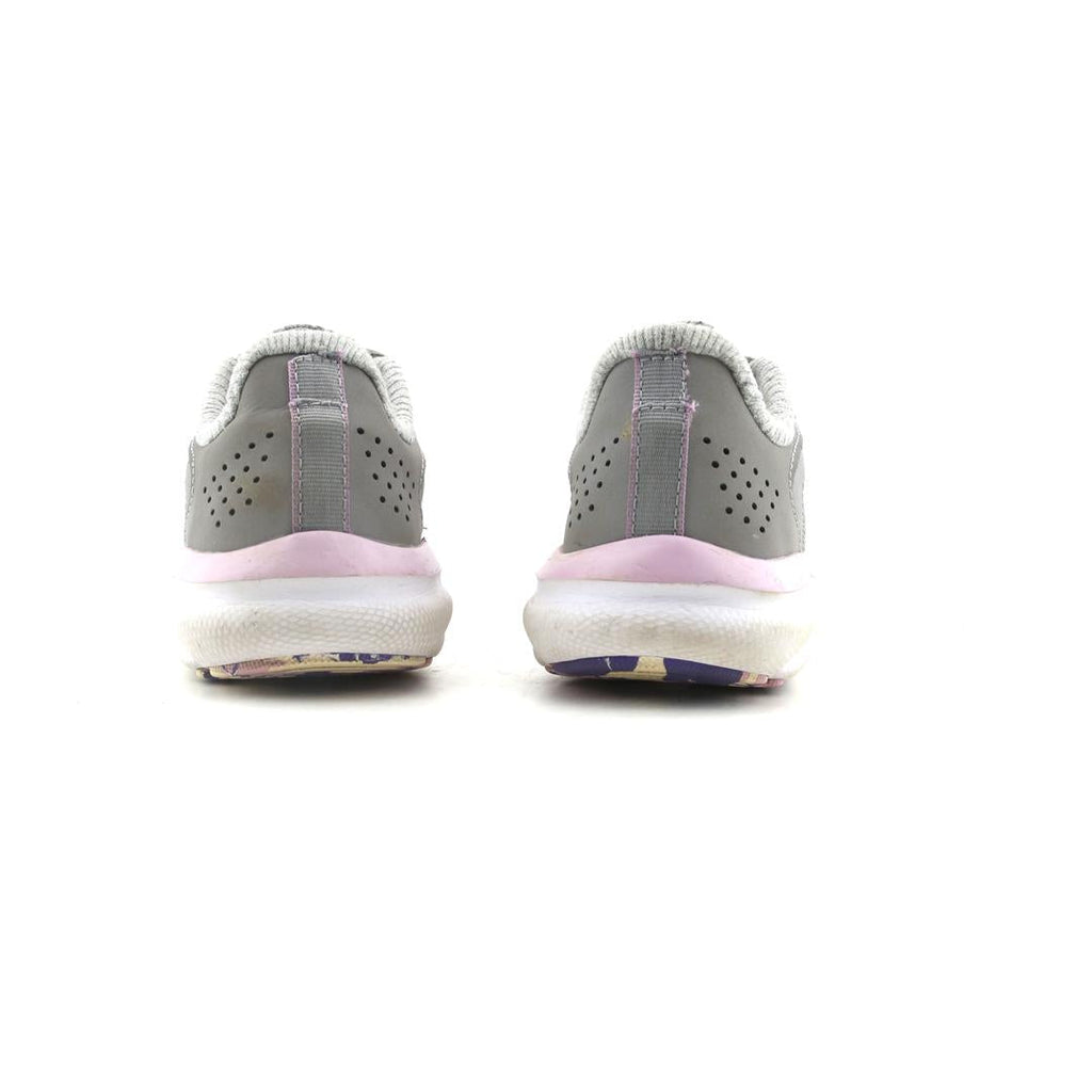 UNDER ARMOUR ASSERT 9