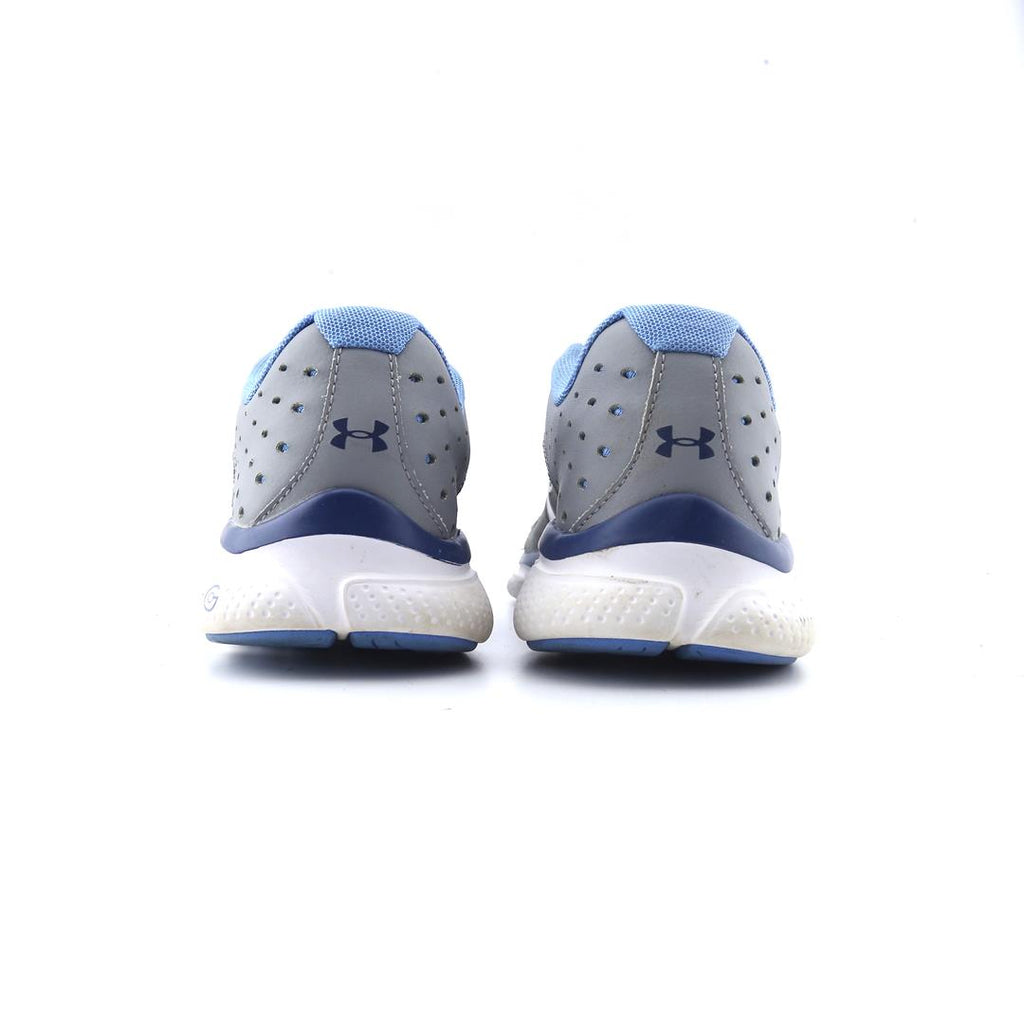UNDER ARMOUR ASSERT 9