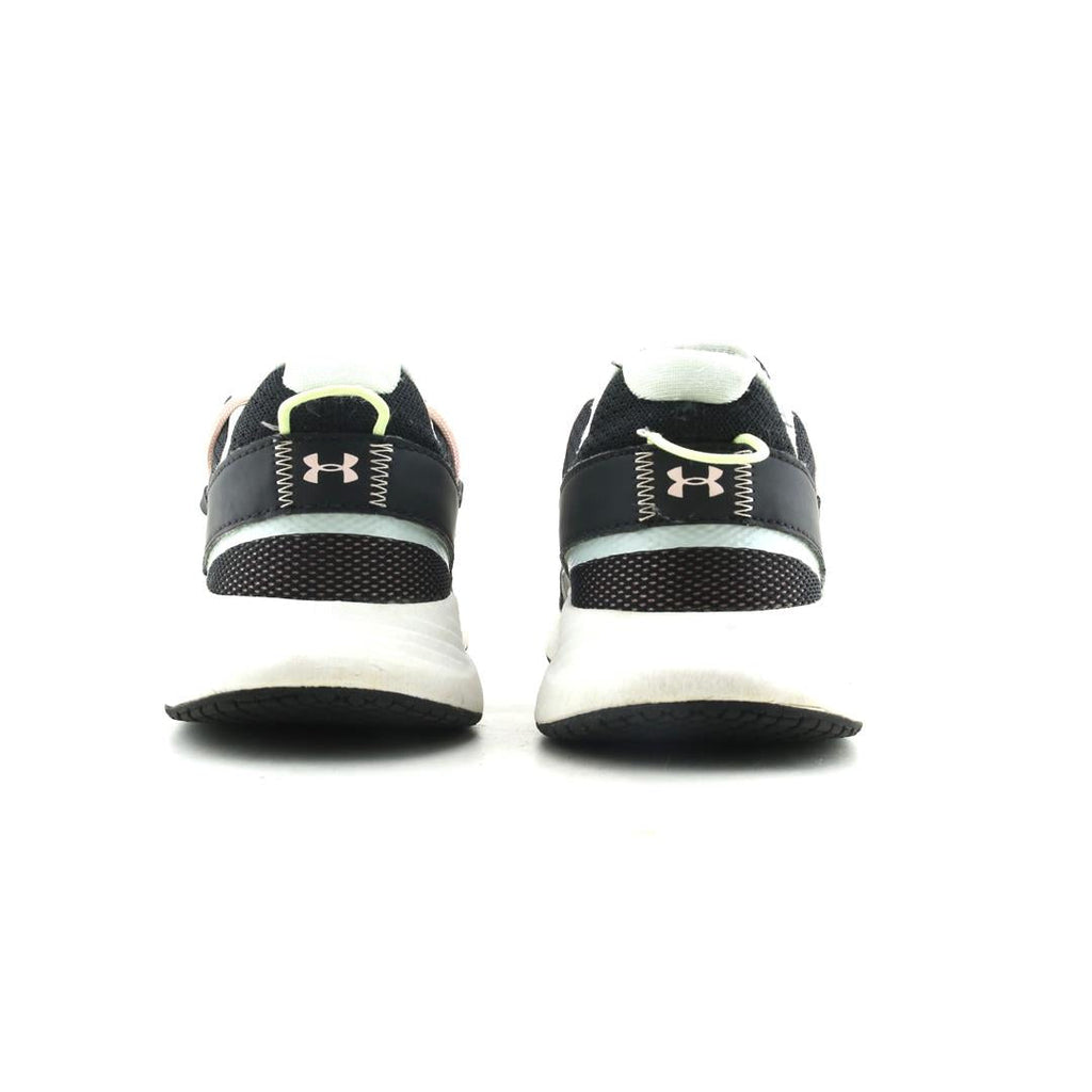 UNDER ARMOUR CHARGED BREATHE