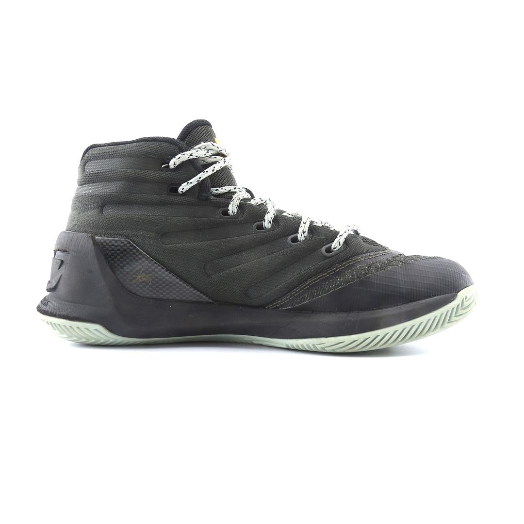 UNDER ARMOUR CURRY 3