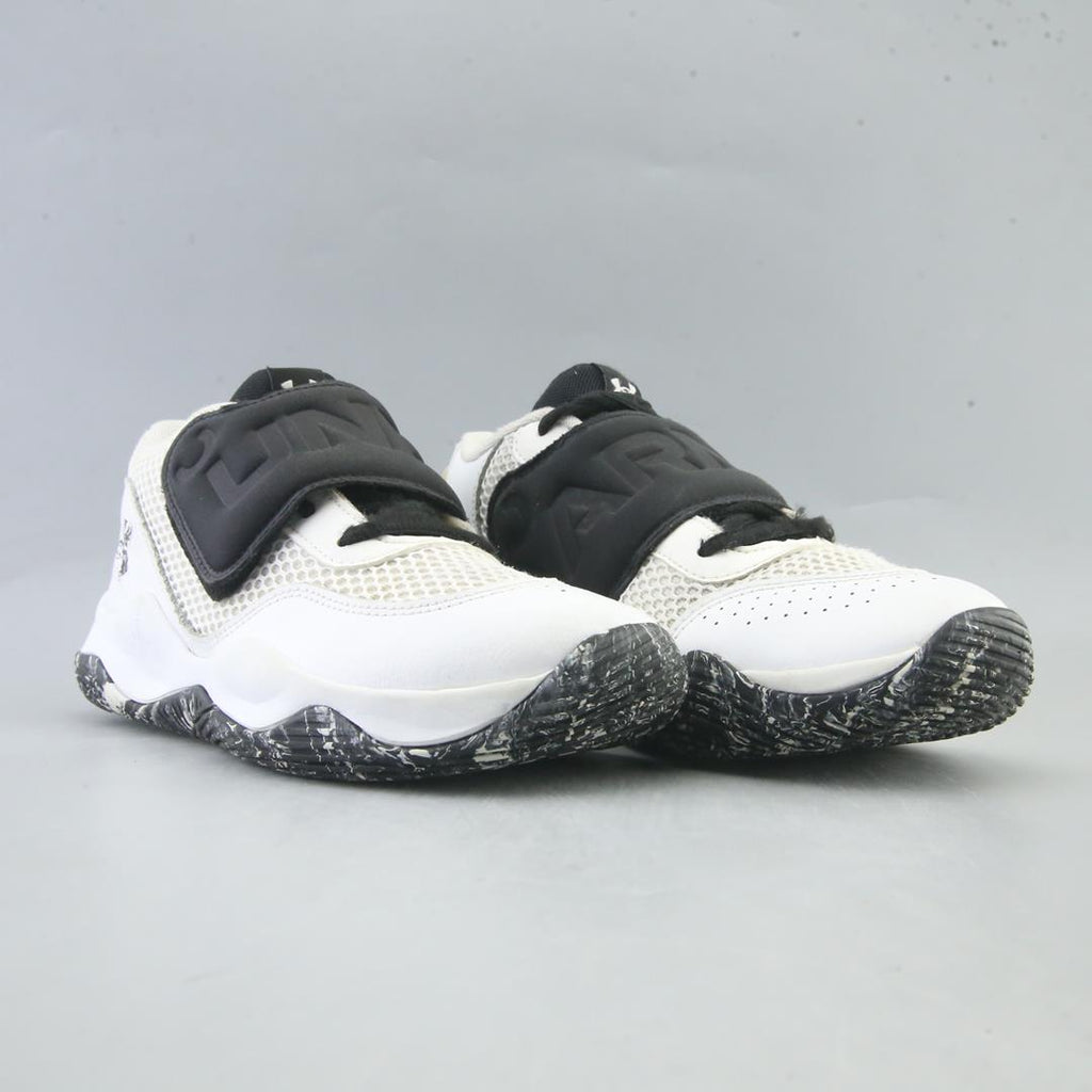 UNDER ARMOUR ZONE BB 2