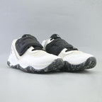 UNDER ARMOUR ZONE BB 2