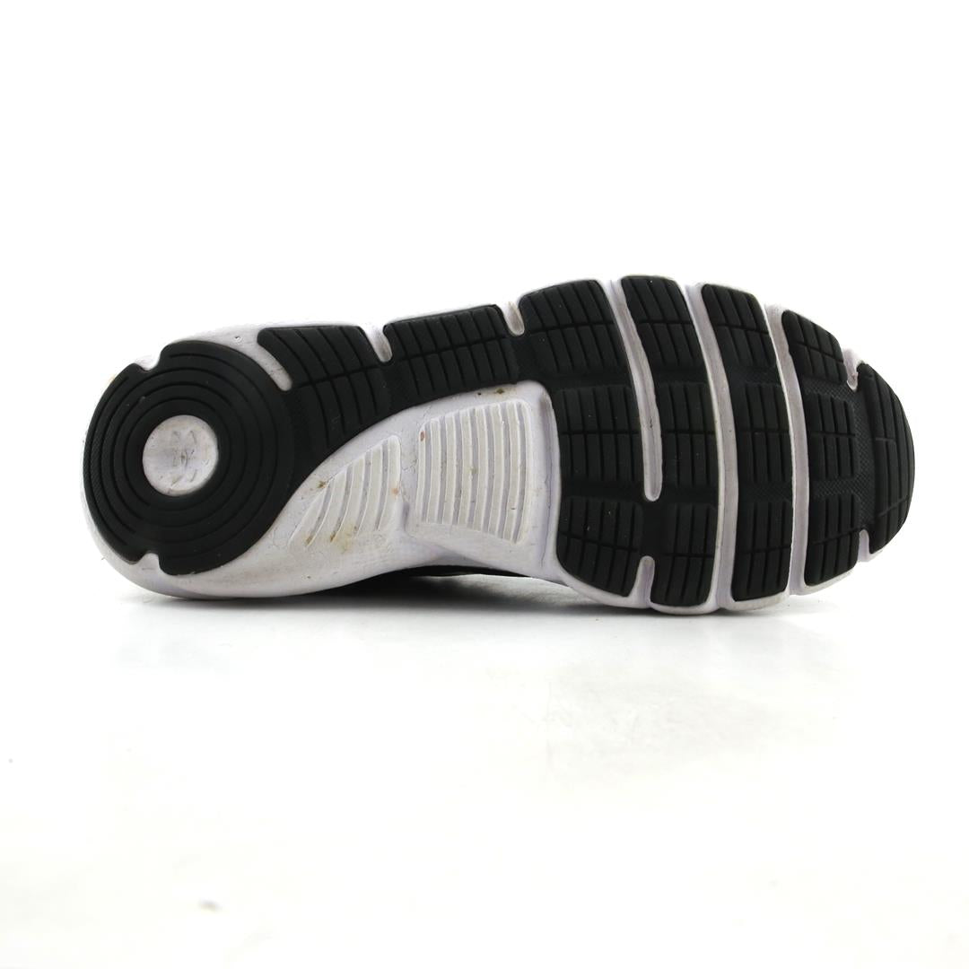 UNDER ARMOUR ASSERT 9