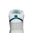 Nike Dunk High 'FLS' W (2022)