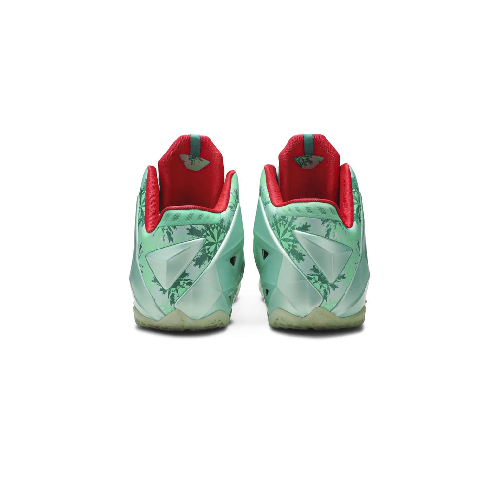 Nike LeBron 11 'Christmas' (2013)