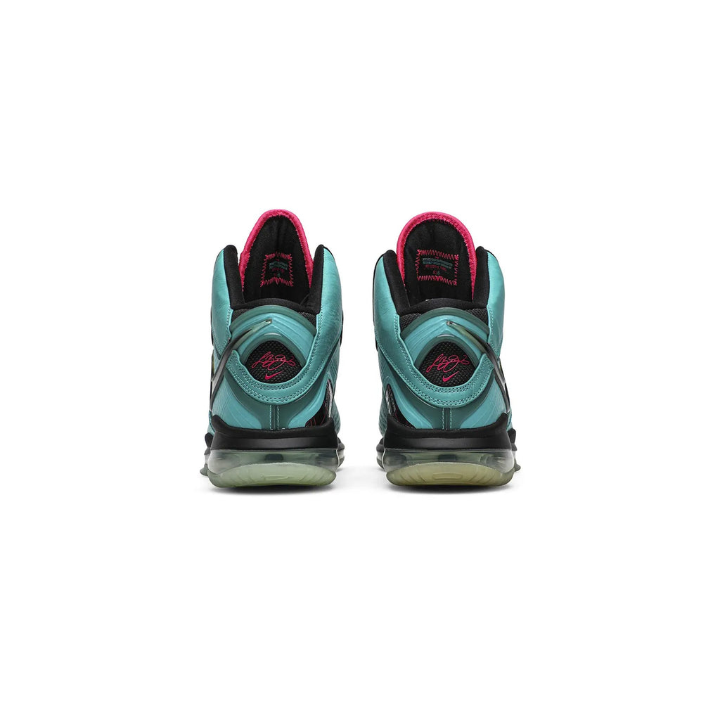 Nike LeBron 8 'South Beach Pre-Heat' (2010)
