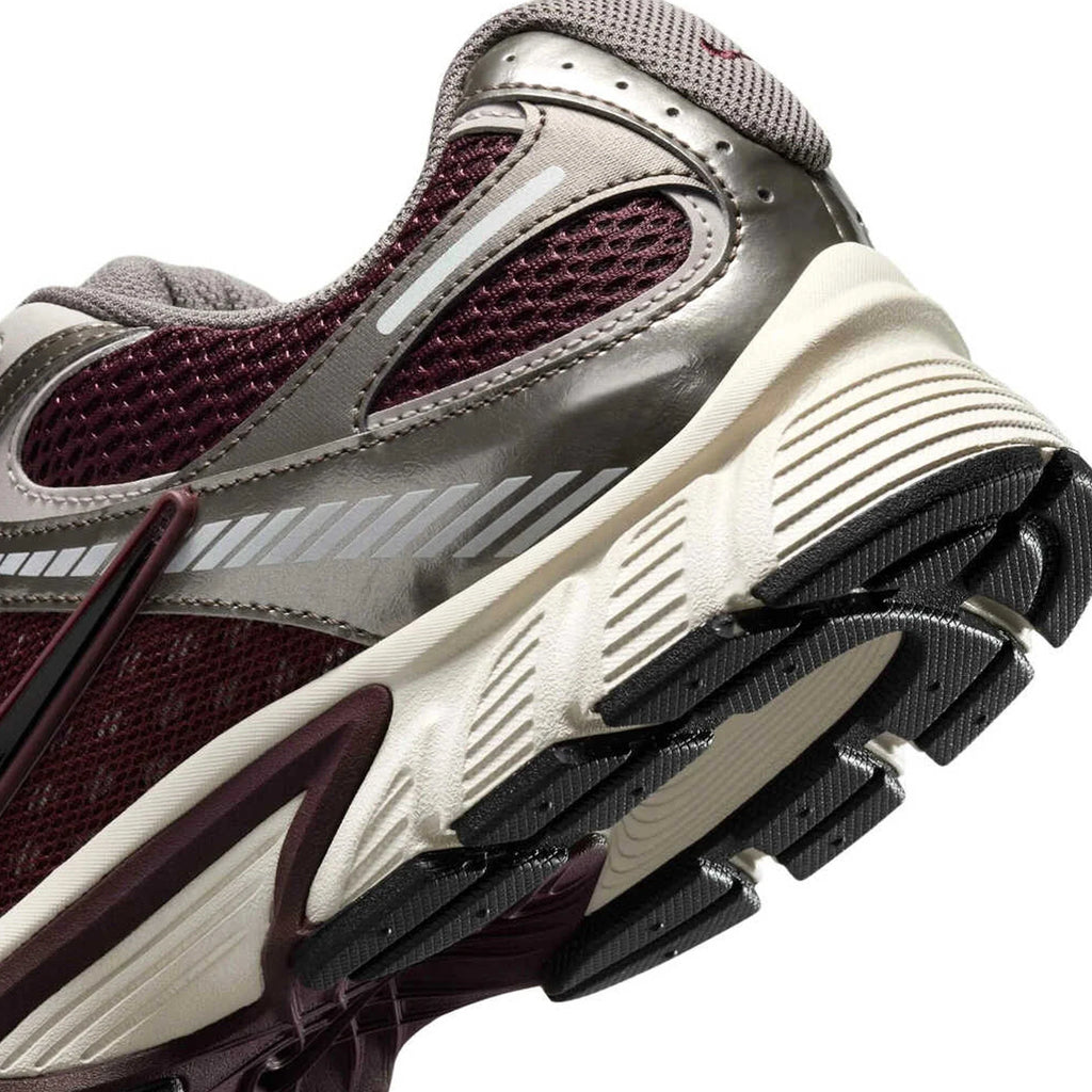 Nike V5 RNR 'Burgundy Crush Wine Red' (2025)