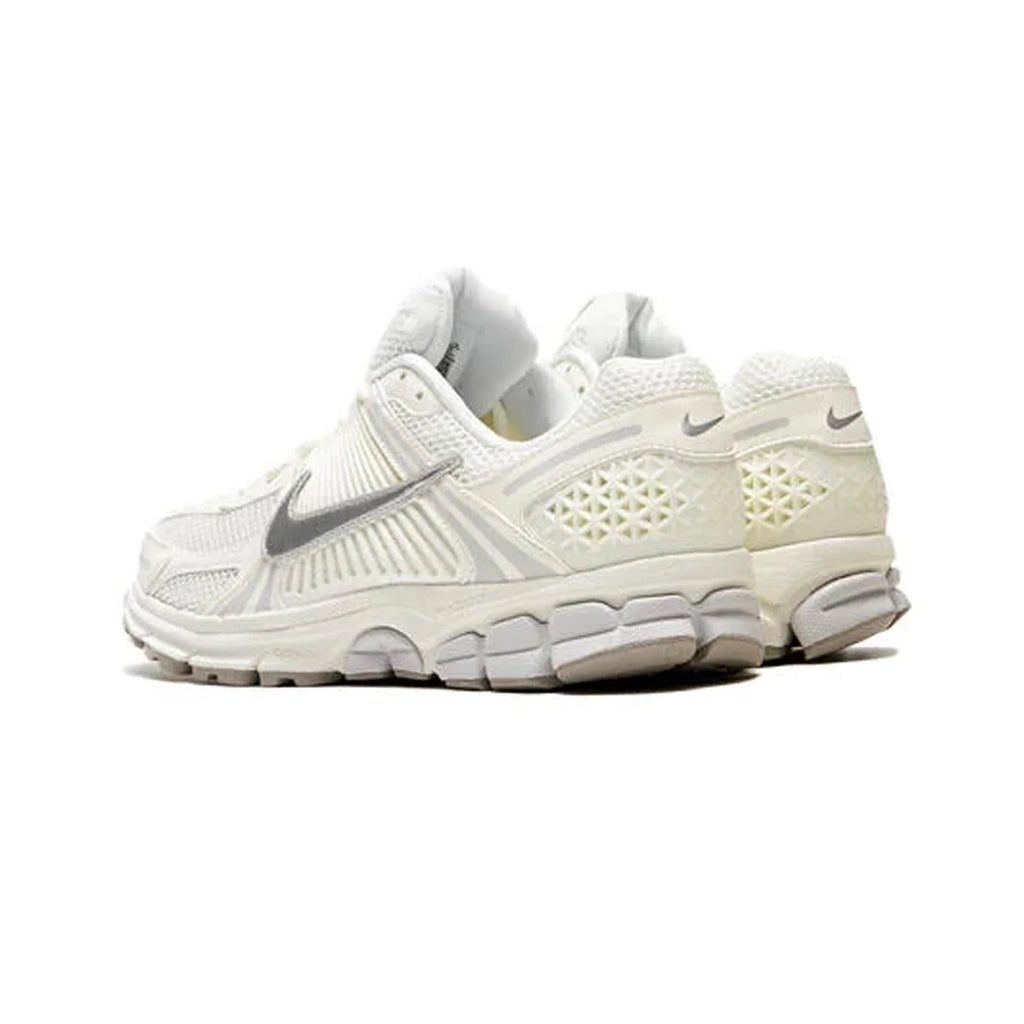 Nike Zoom Vomero 5 'Sail Vast Grey Metallic Silver'