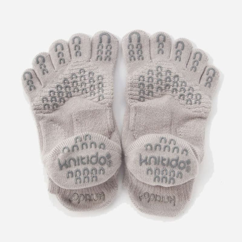 Basic Solid Colors Ankle Grip Toe Socks With Power Pads