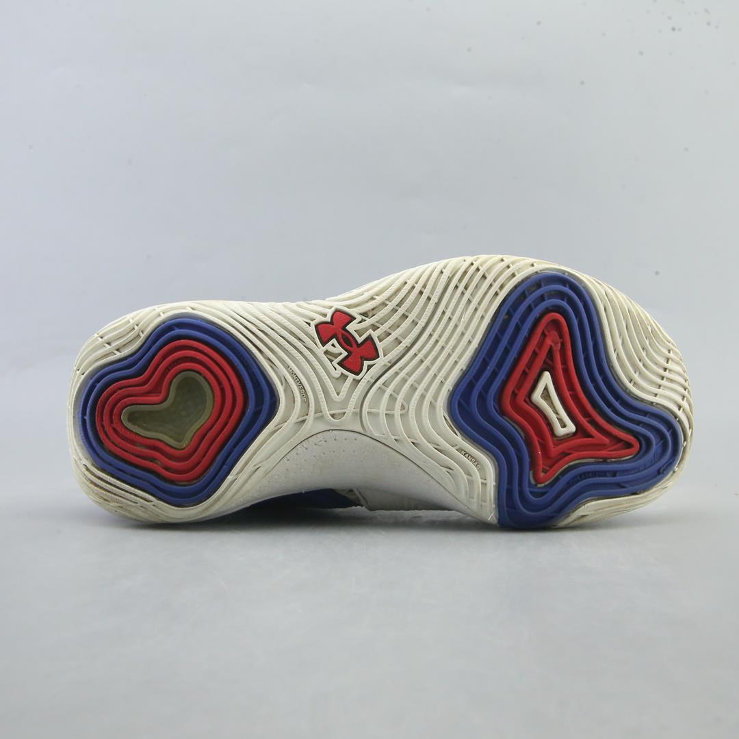 UNDER ARMOUR EMBIID 1