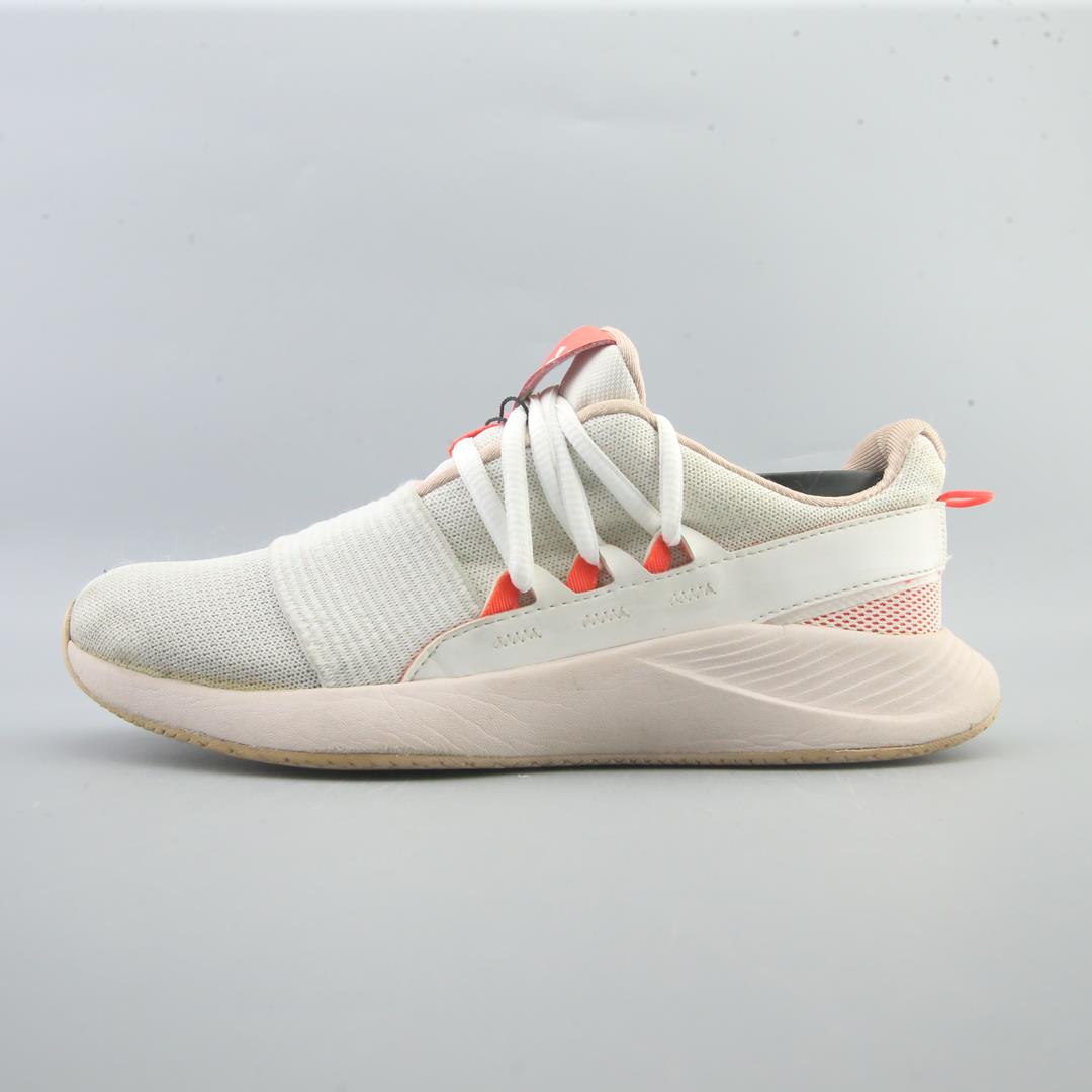 UNDER ARMOUR CHARGED BREATHE