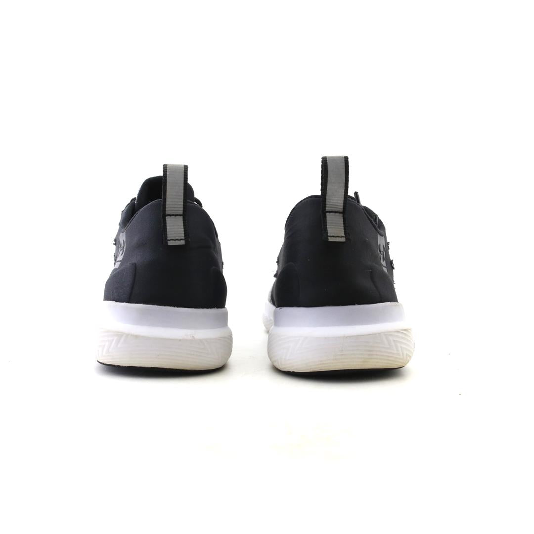 UNDER ARMOUR CHARGED 24-7 LOW