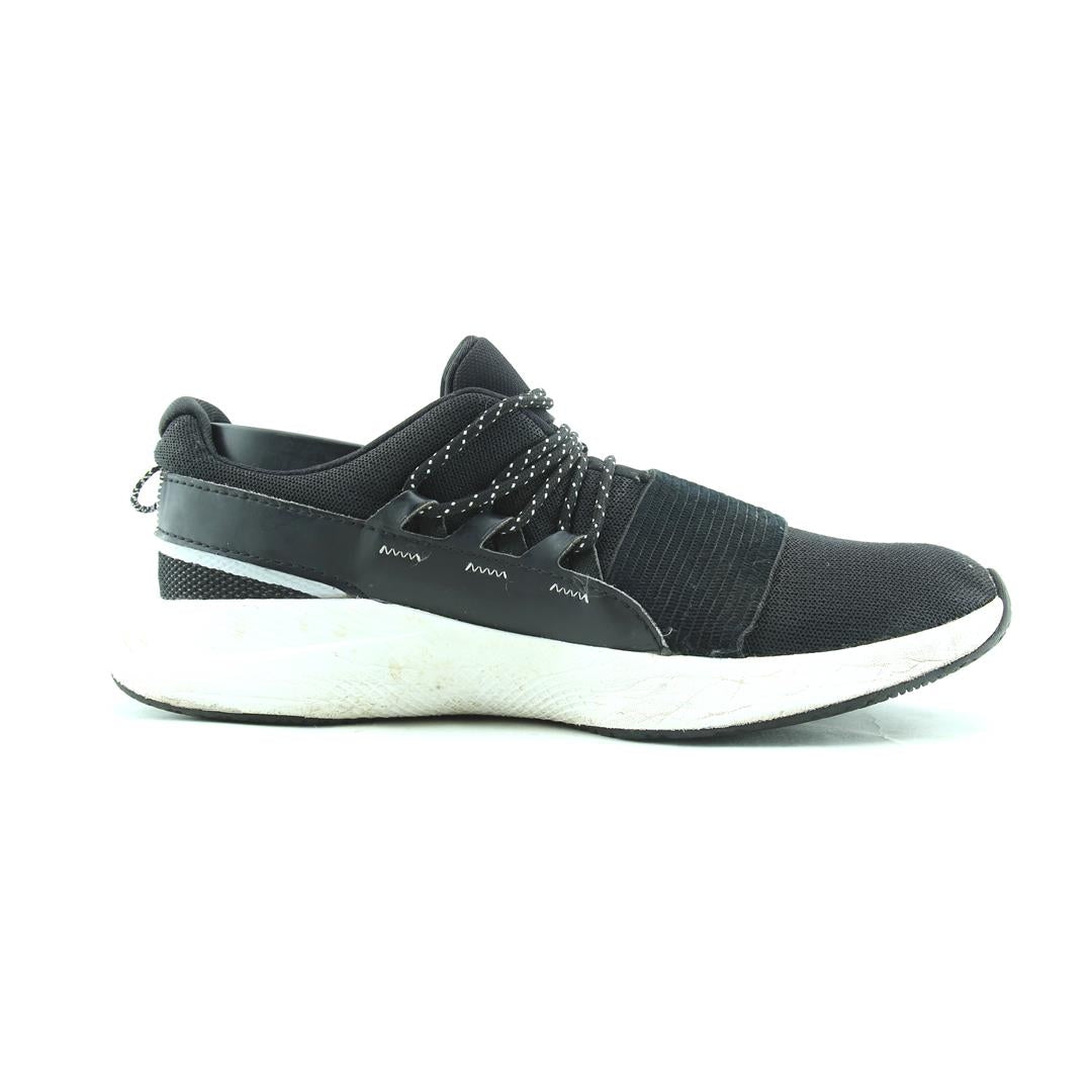 UNDER ARMOUR CHARGED BREATHE LACE