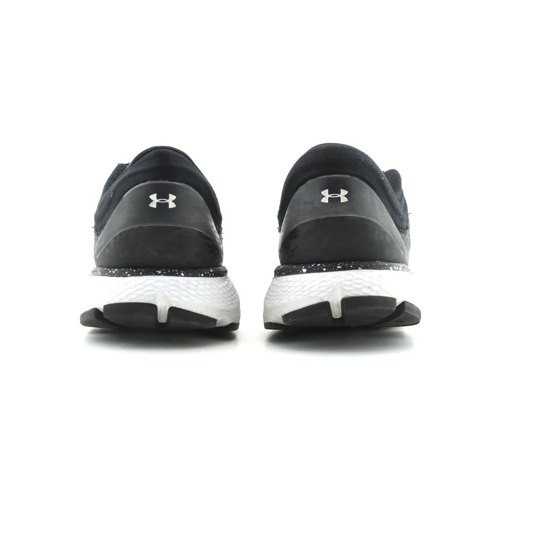 UNDER ARMOUR CHARGED ESCAPE 3
