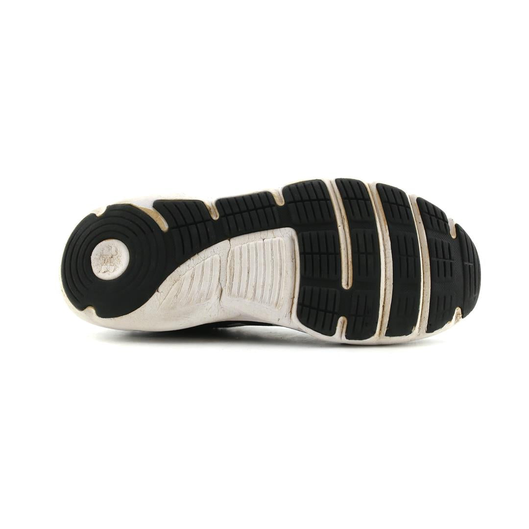 UNDER ARMOUR ASSERT 9