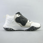 UNDER ARMOUR ZONE BB 2