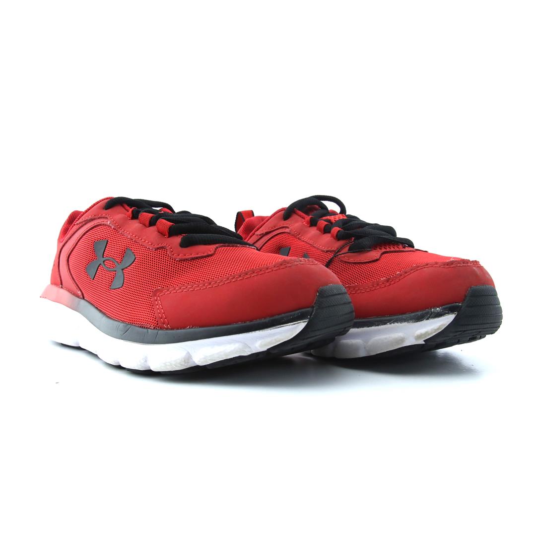 UNDER ARMOUR ASSERT 9