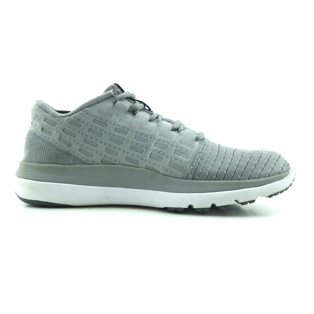 UNDER ARMOUR CHARGED LIGHTNING 2 TONED