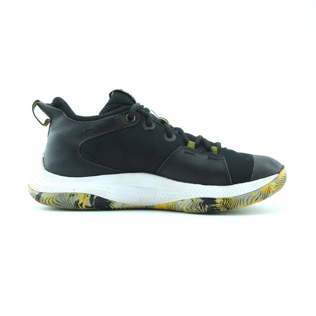 UNDER ARMOUR  CURRY 3Z5