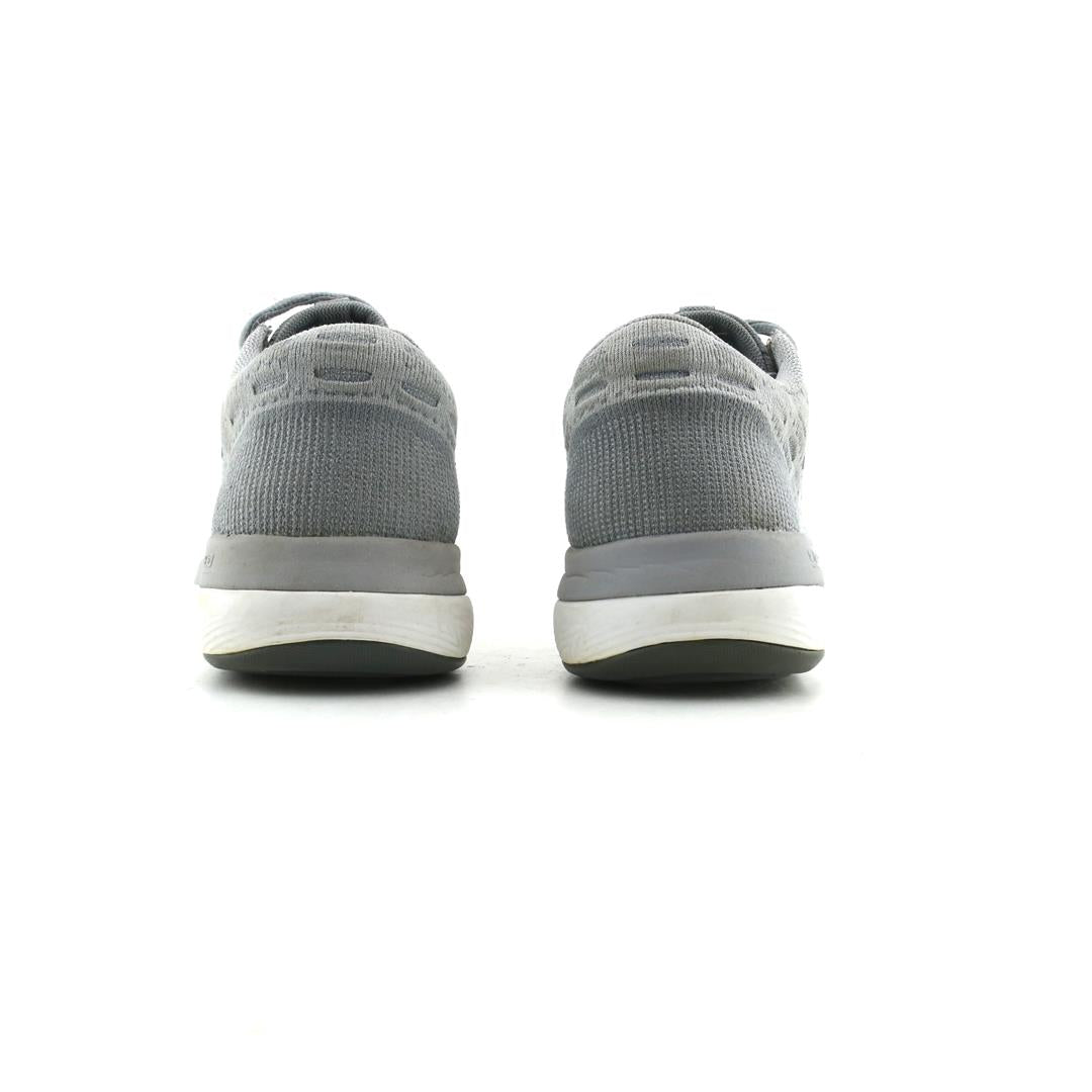 UNDER ARMOUR THREADBORNE SLINGFLEX