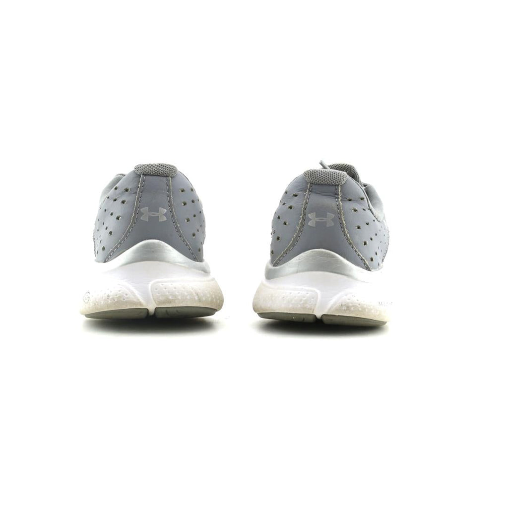 UNDER ARMOUR ASSERT 6