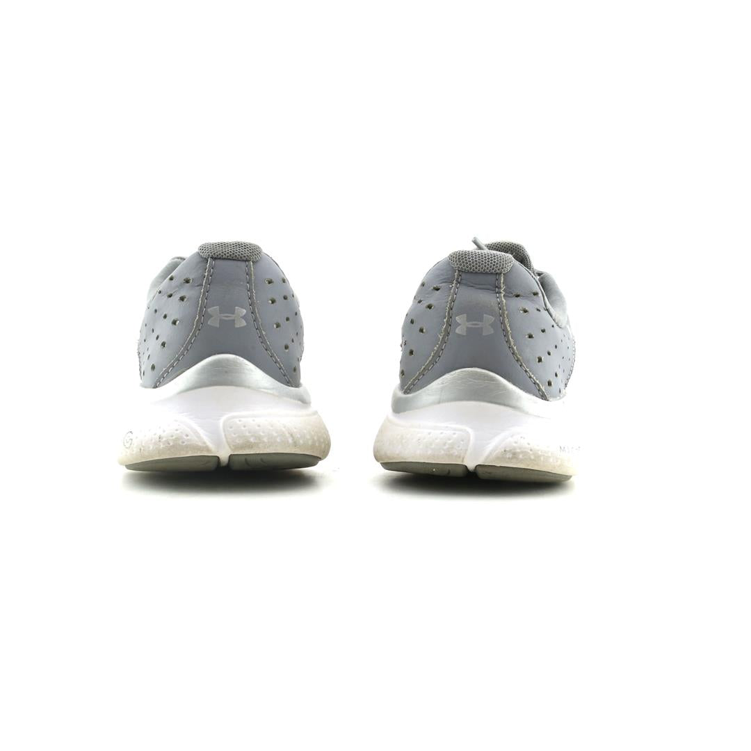 UNDER ARMOUR ASSERT 6
