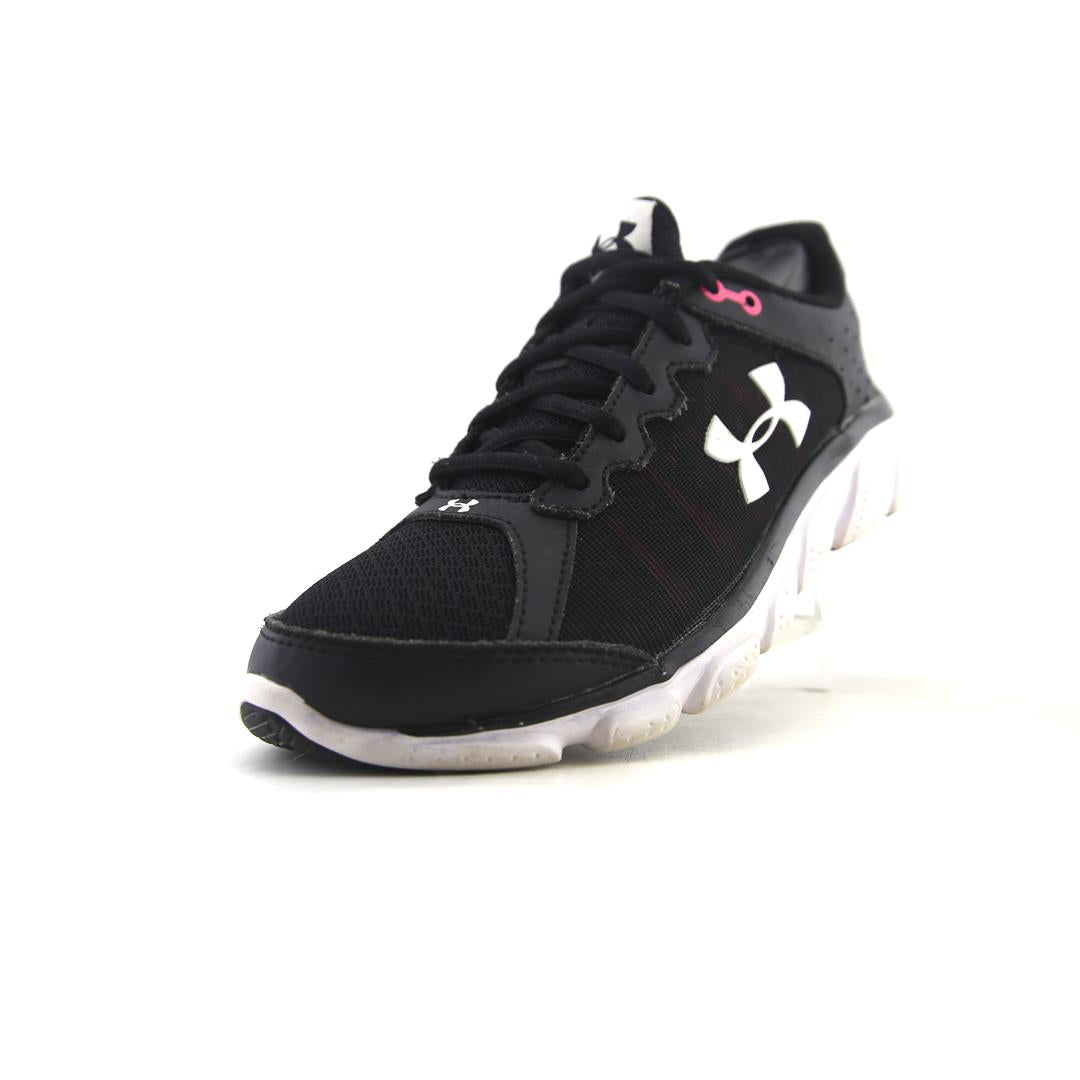 UNDER ARMOUR ASSERT 6