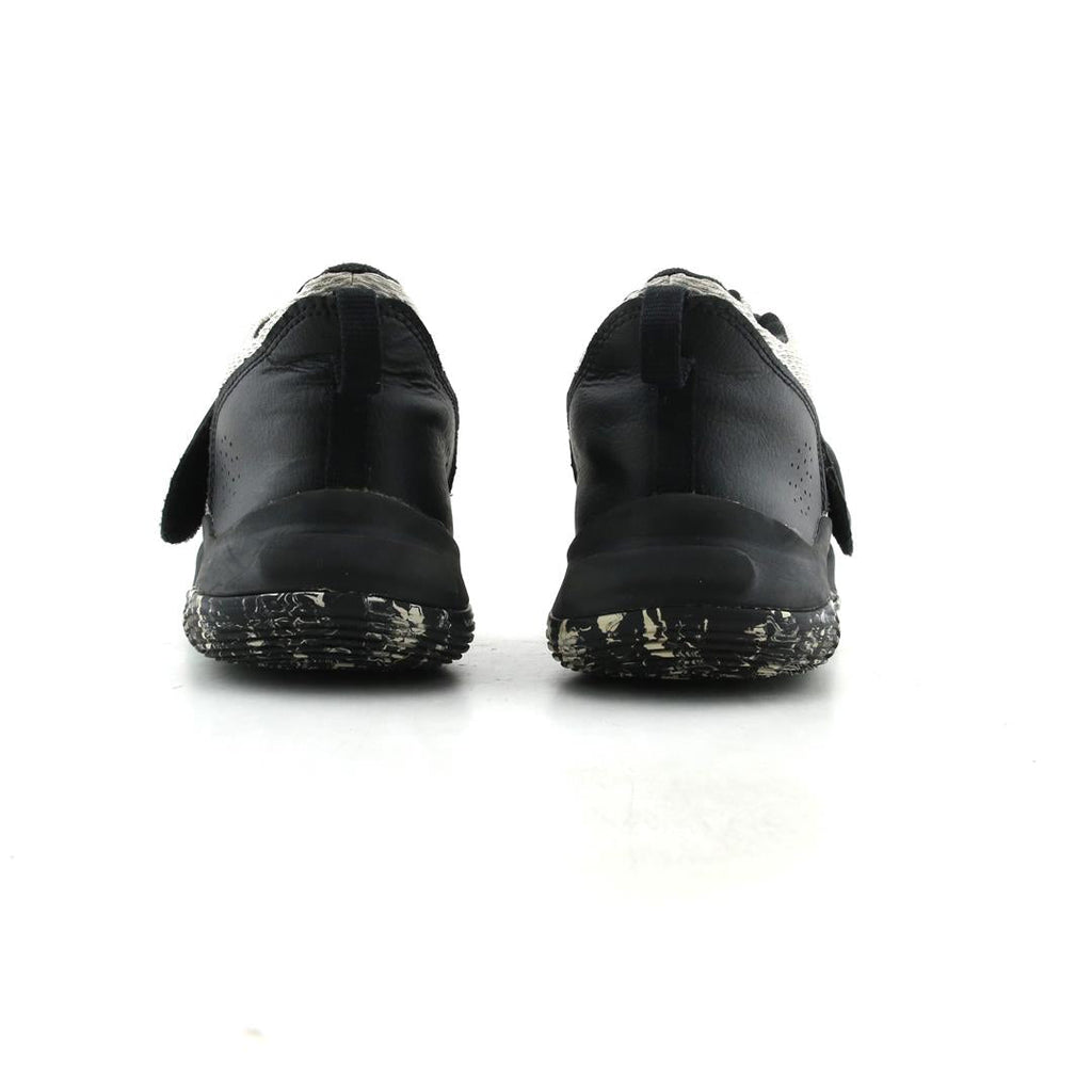 UNDER ARMOUR ZONE BB