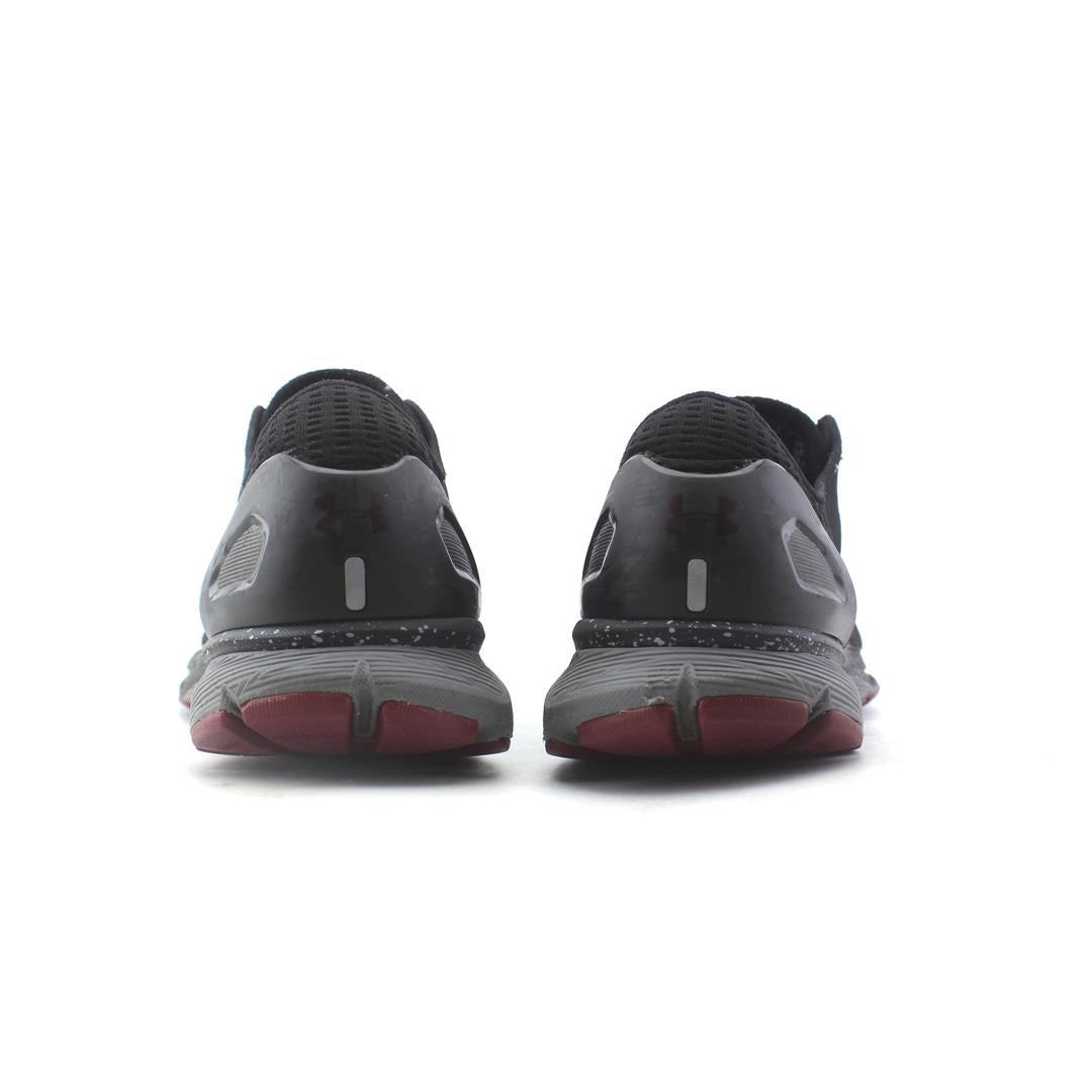 UNDER ARMOUR CHARGED ESCAPE