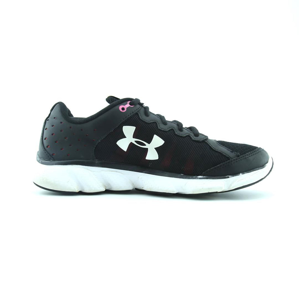 UNDER ARMOUR ASSERT 9