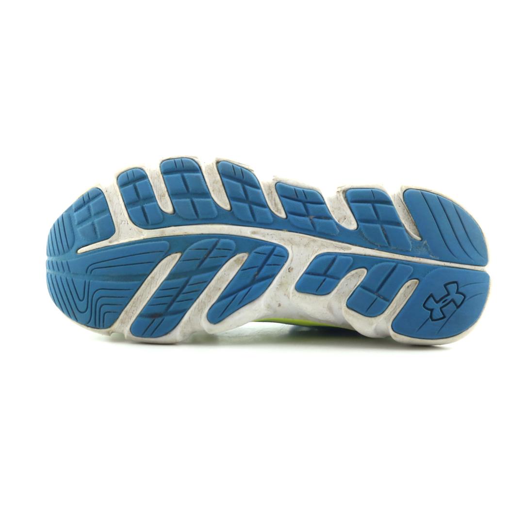 UNDER ARMOUR ASSERT 5