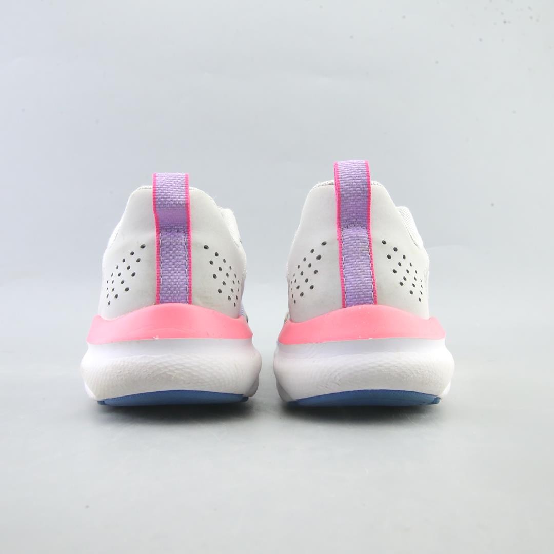 UNDER ARMOUR ASSERT 9