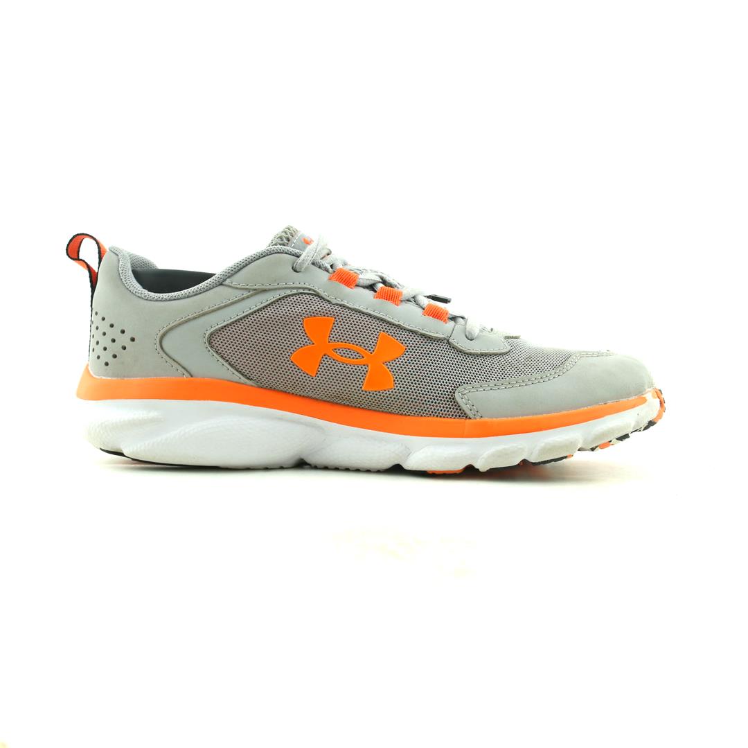 UNDER ARMOUR ASSERT 9