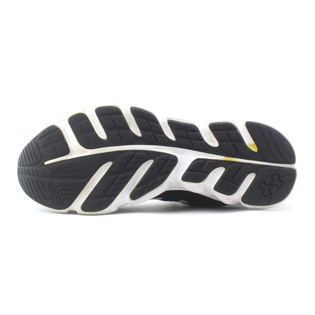 UNDER ARMOUR ASSERT 7