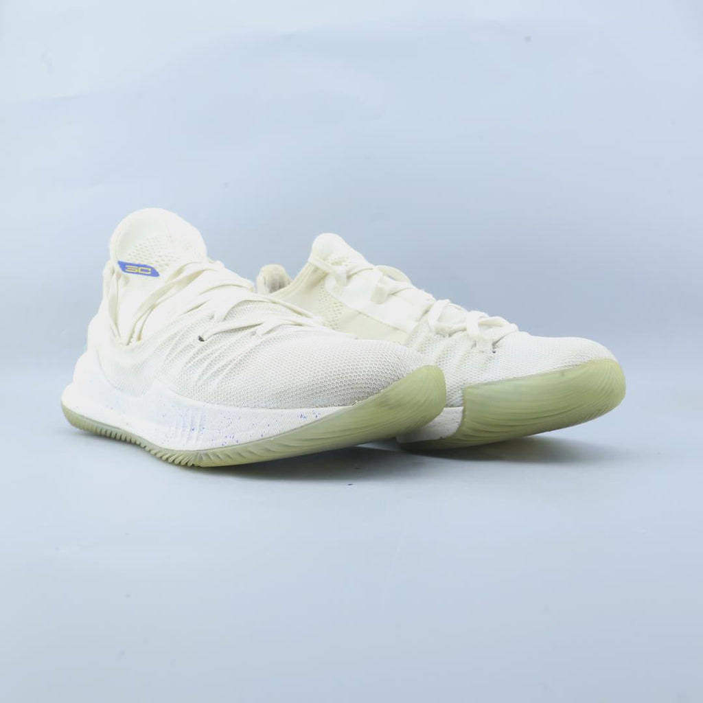 UNDER ARMOUR  CURRY 5