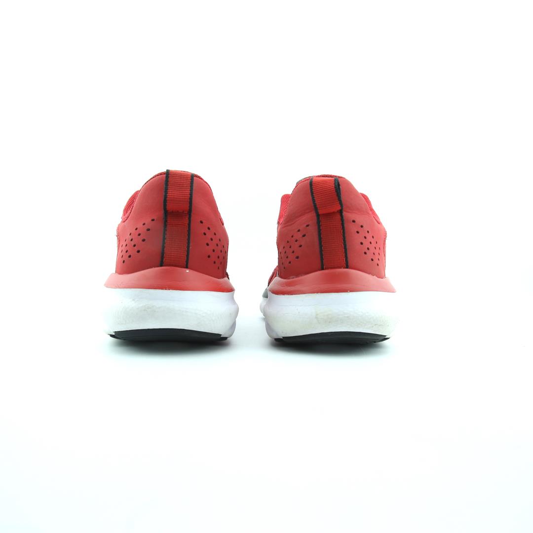 UNDER ARMOUR CHARGED ASSERT 8