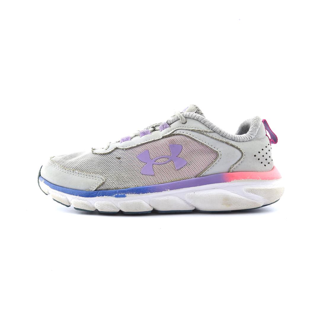 UNDER ARMOUR ASSERT 9
