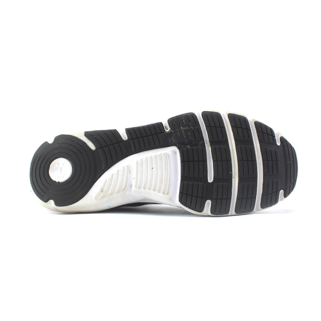 UNDER ARMOUR ASSERT 9