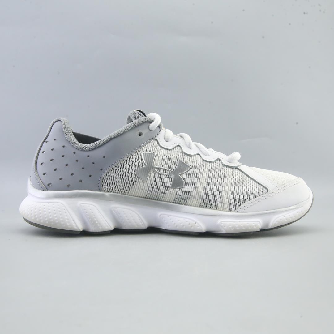 UNDER ARMOUR ASSERT 6