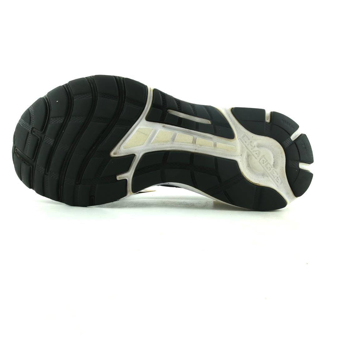 UNDER ARMOUR  CHARGED ESCAPE 3