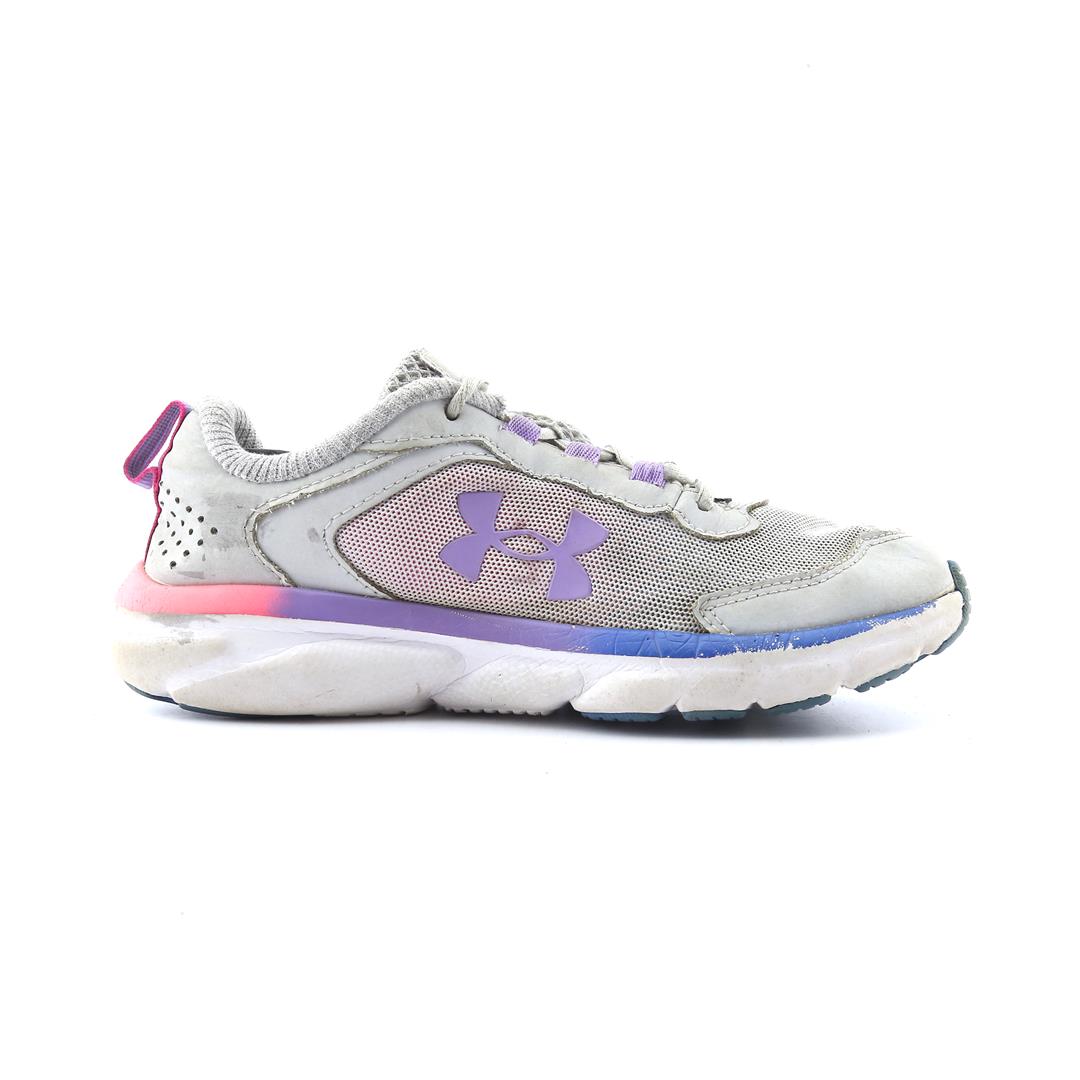 UNDER ARMOUR ASSERT 9