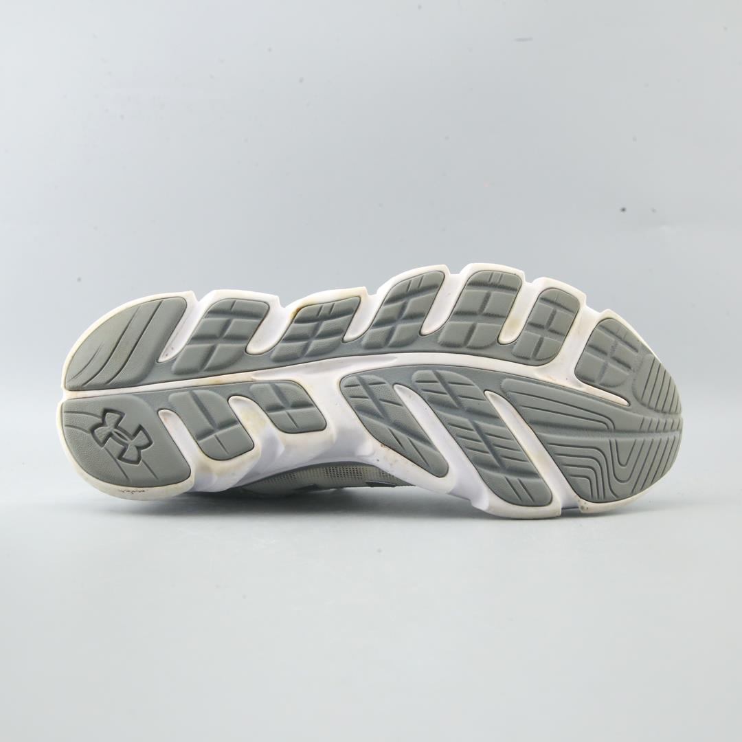 UNDER ARMOUR CHARGED ASSERT 6