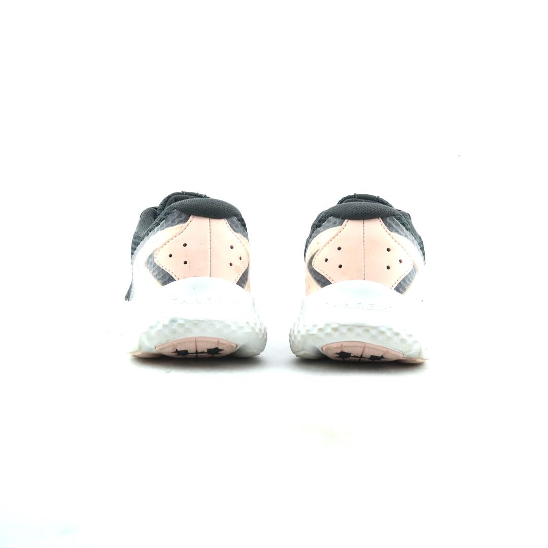 UNDER ARMOUR CHARGED ROGUE 3