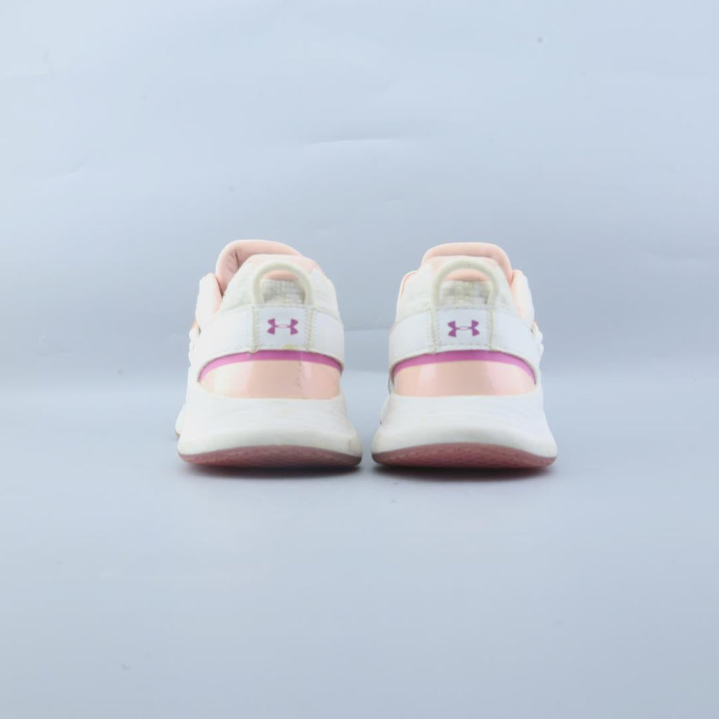 UNDER ARMOUR CHARGED BREATHE