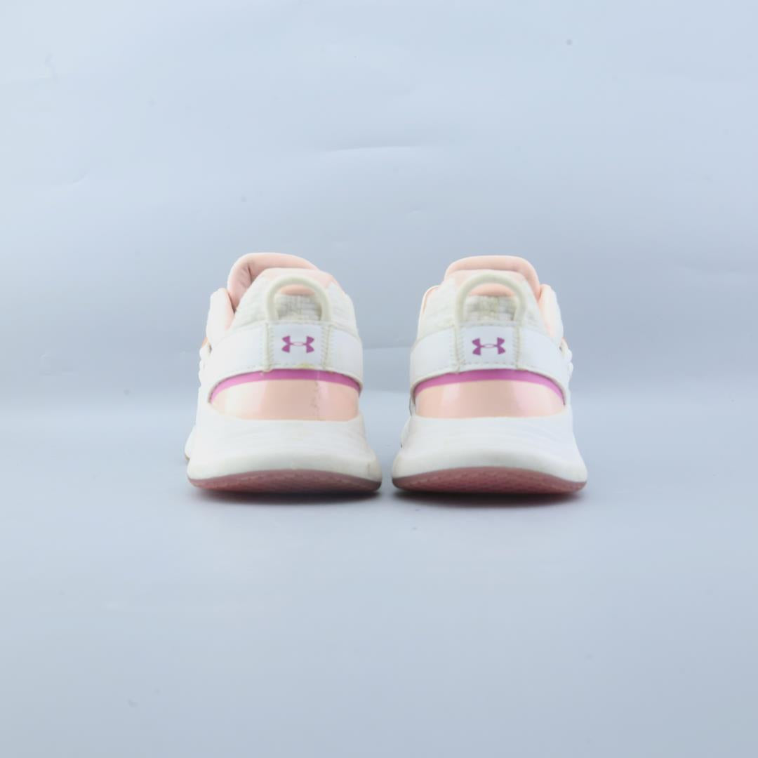 UNDER ARMOUR CHARGED BREATHE