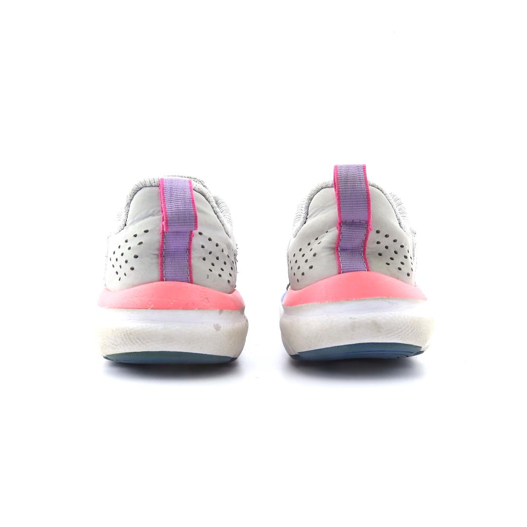 UNDER ARMOUR ASSERT 9